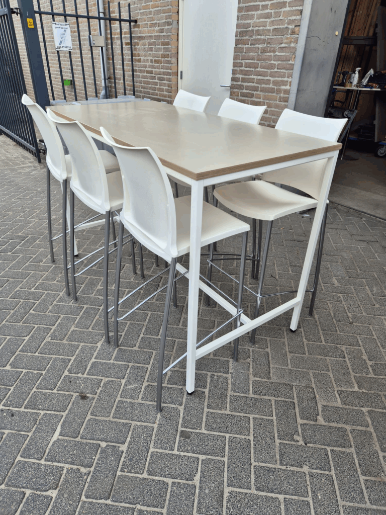 bartafel met 6 krukken