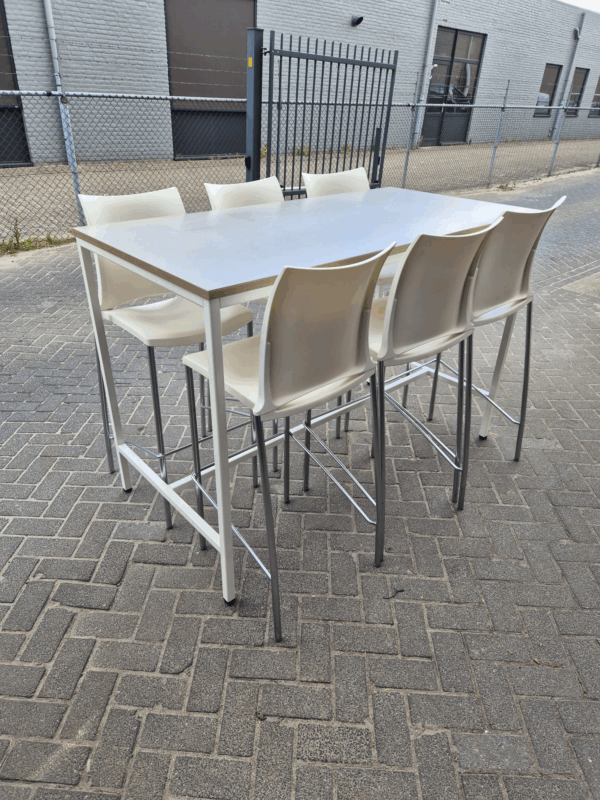 bartafel met 6 krukken