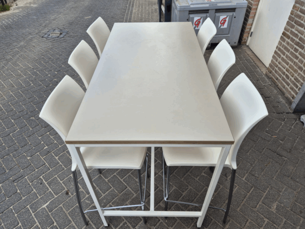 bartafel met 6 krukken