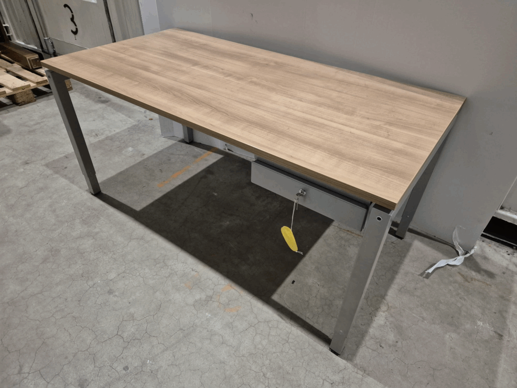 in hoogte verstelbaar kantoorbureau – 160 x 80 cm – met afsluitbare lade