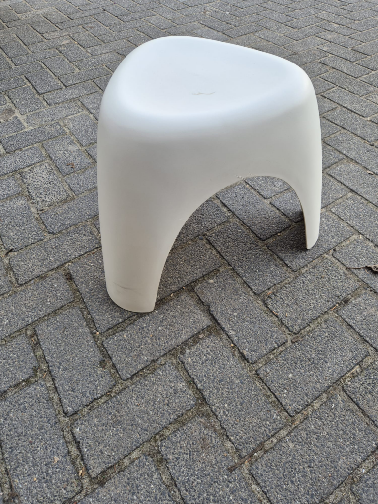9x vitra elephant stool – sori yanagi – design krukjes