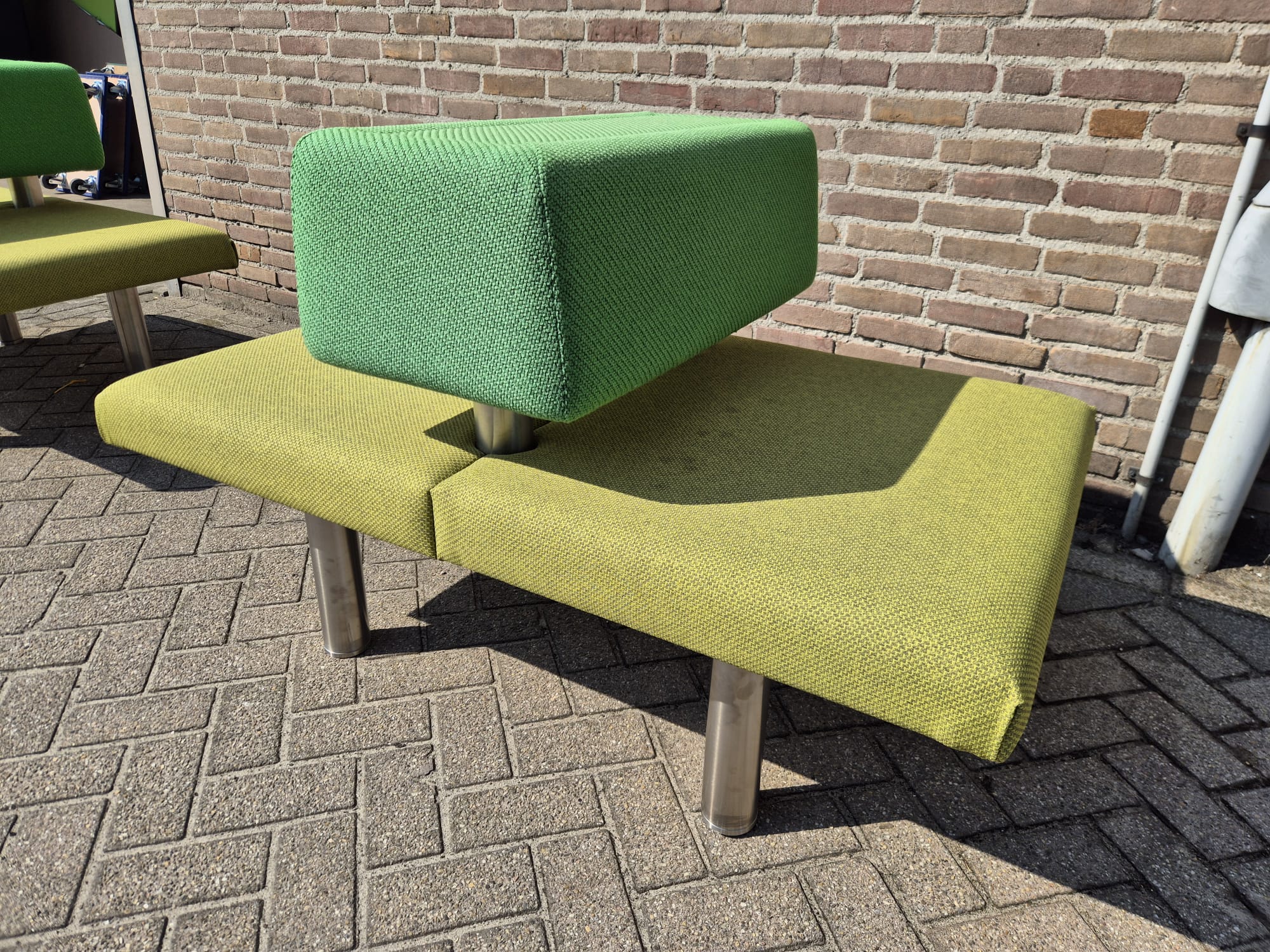 design projectbanken | nieuw gestoffeerd | taupe & groen