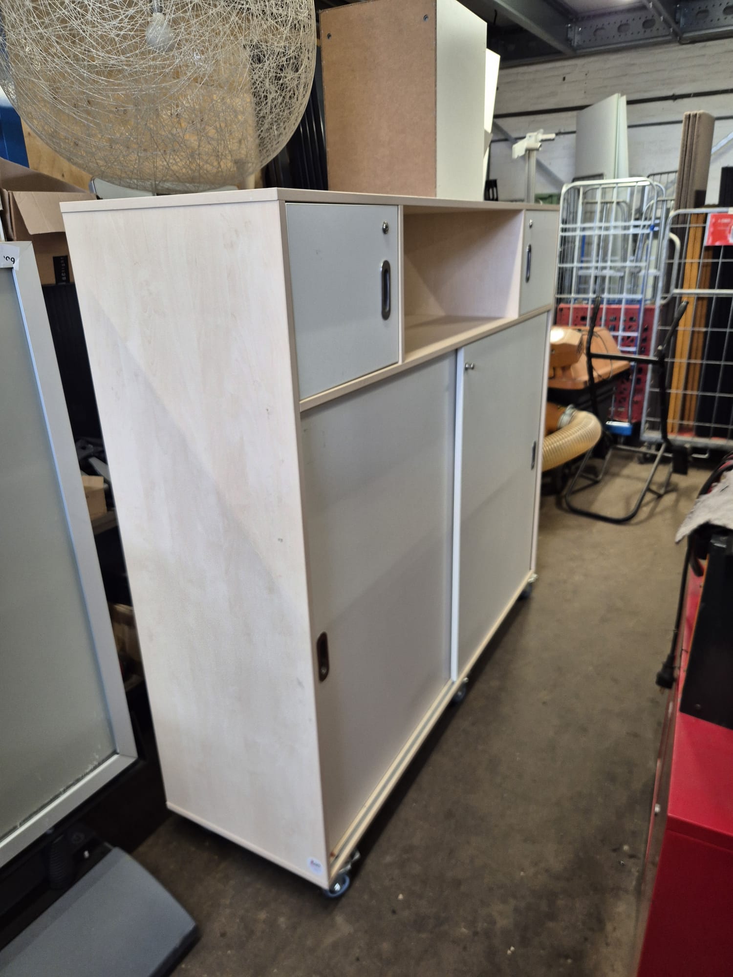 schilte elektrisch kdv verschoonmeubel met wasbak | 173 cm