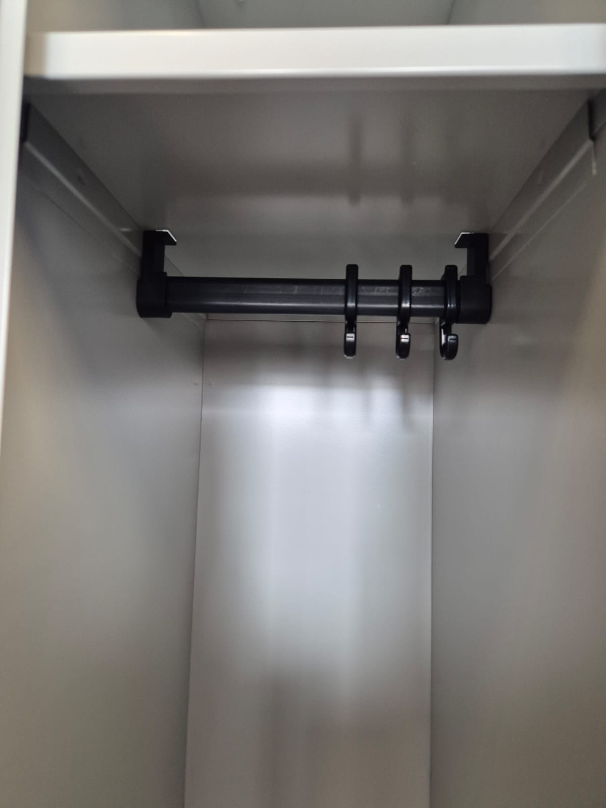 metalen lockerkast met 3 deuren – blauw/lichtgrijs